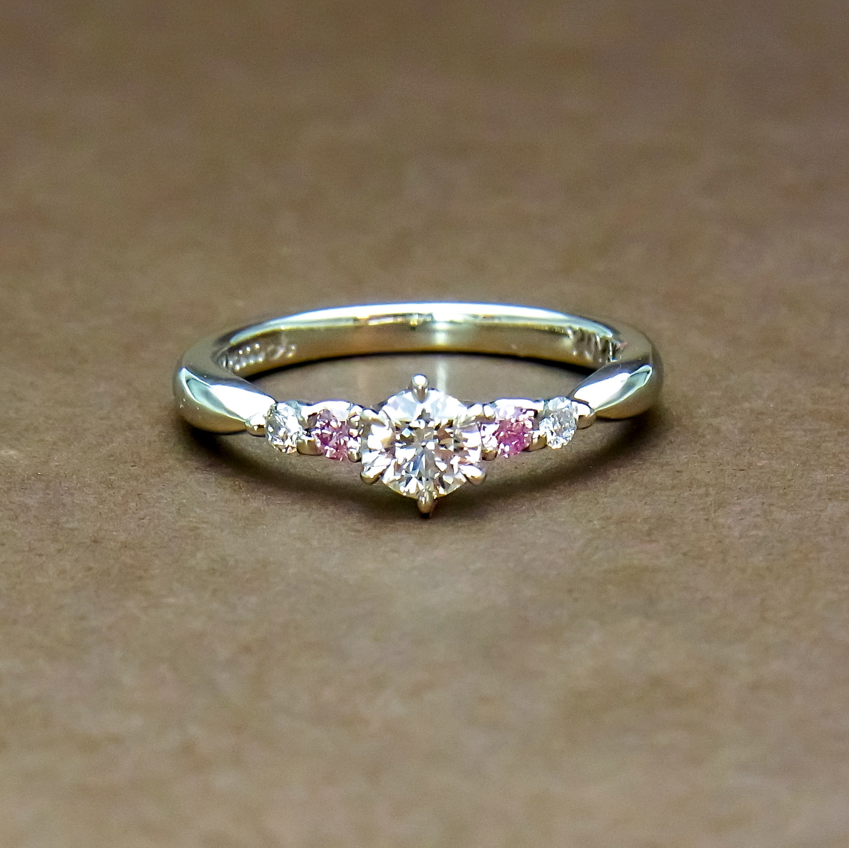ピンクダイヤモンド  婚約指輪