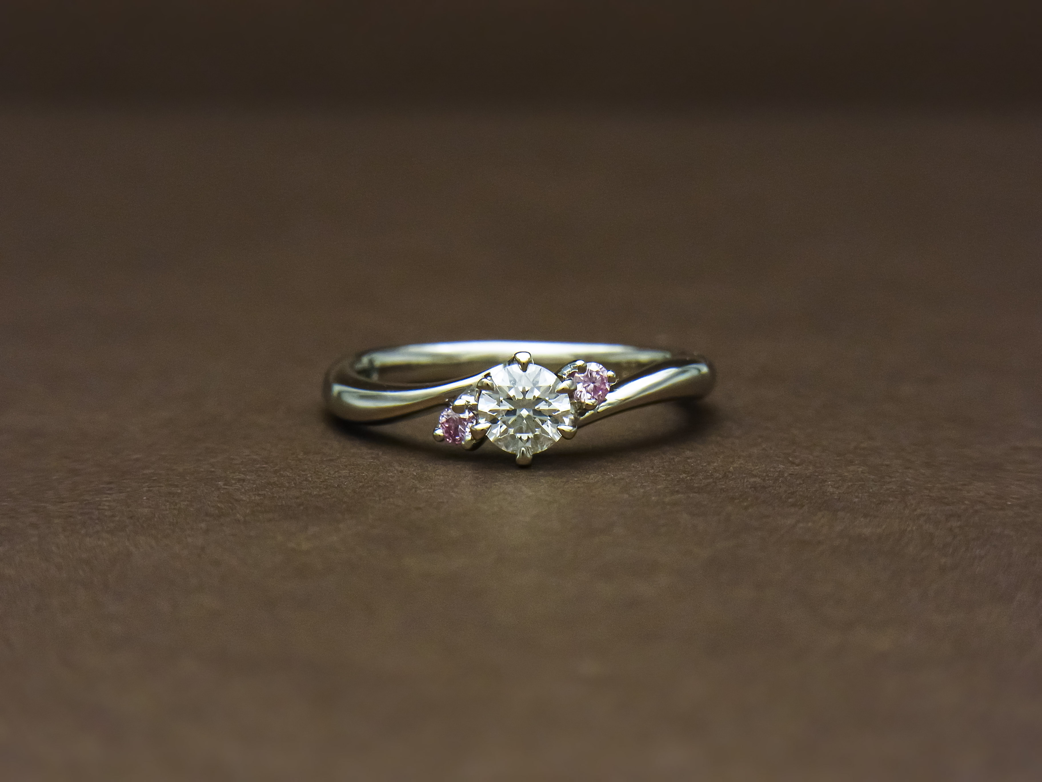 ピンクダイヤモンド 婚約指輪